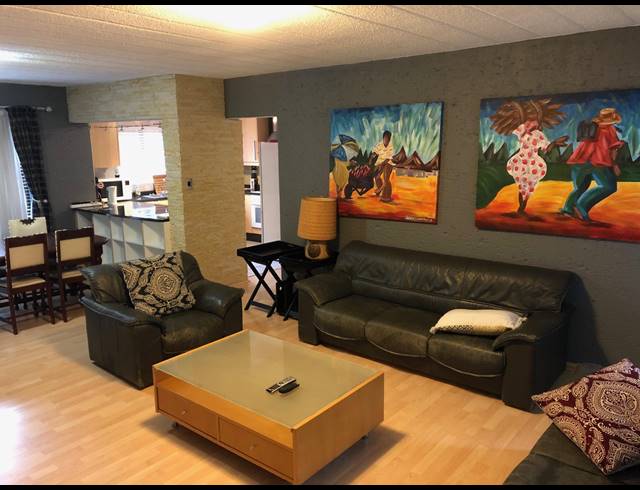 2 BEDROOM APARTMENT TO LET IN MELROSE